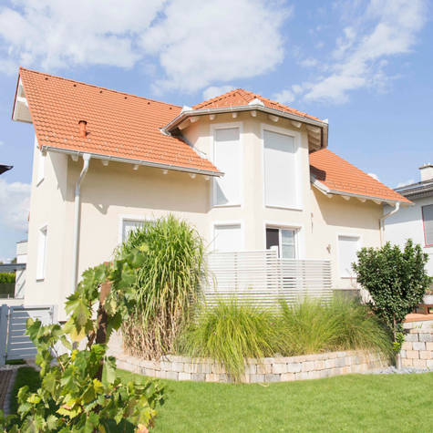 Einfamilienhaus - Holzhaus und Carport