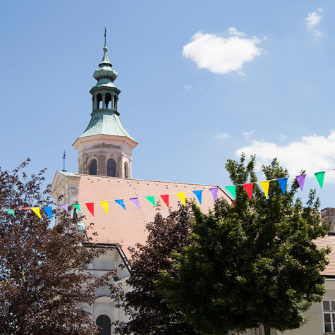 Pöll - Dachsanierung Kirche Zistersdorf